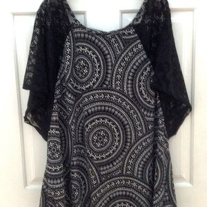 Geo Lace Sleeve Top